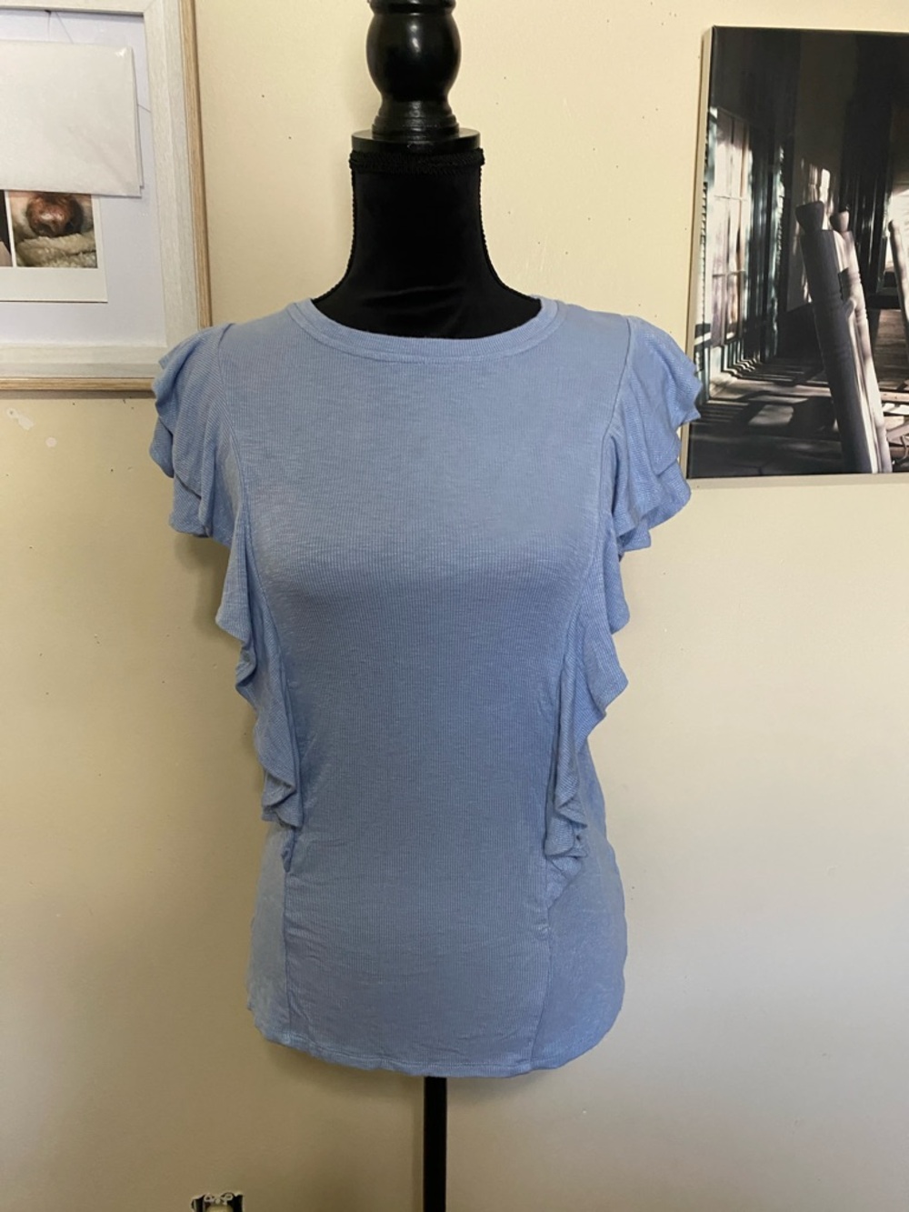 Source Unknown Baby blue ruffle top with ruffled sleeves and side ruffles Sz Med